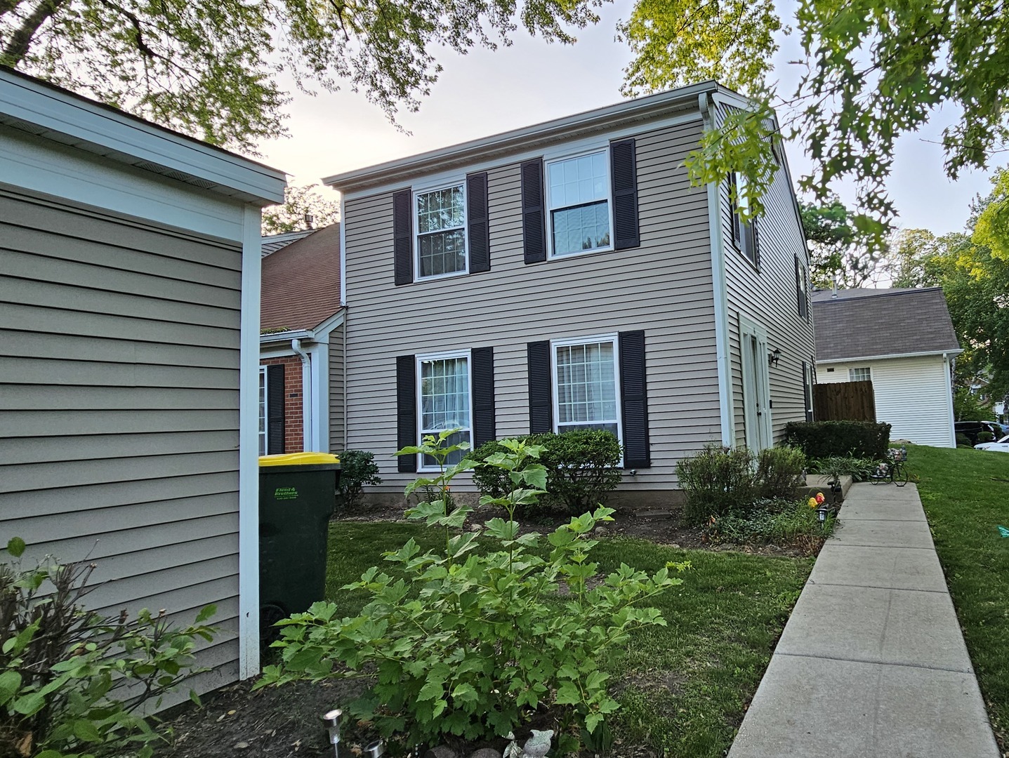 16 Forest Lane, Cary IL 60013