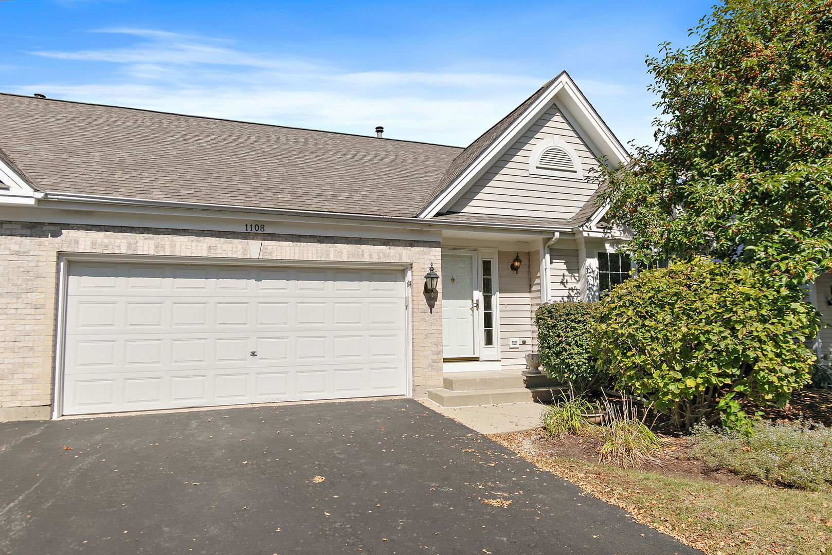 1108 E Danbury Drive, Cary IL 60013