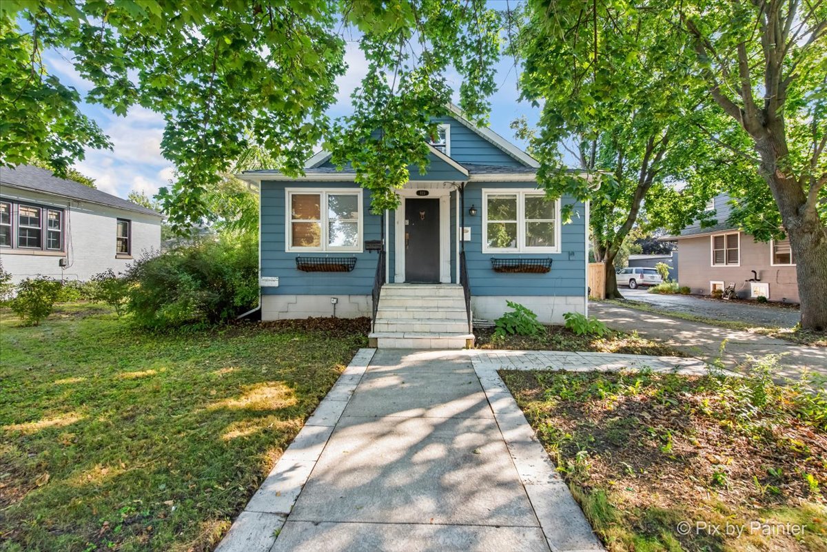 323 W Main Street, Barrington IL 60010