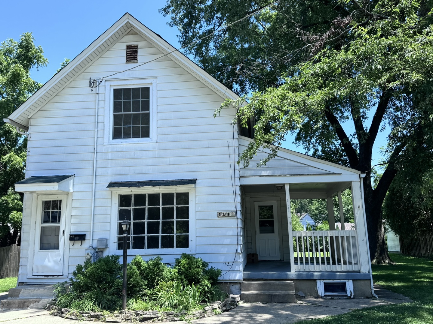 1011 Center Street, Elgin IL 60120