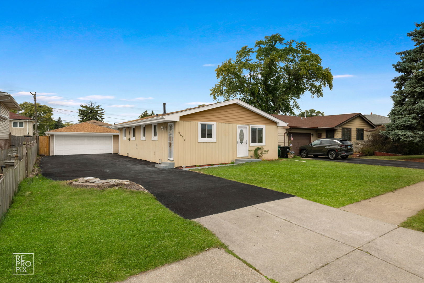 7616 S 78th Avenue, Bridgeview IL 60455