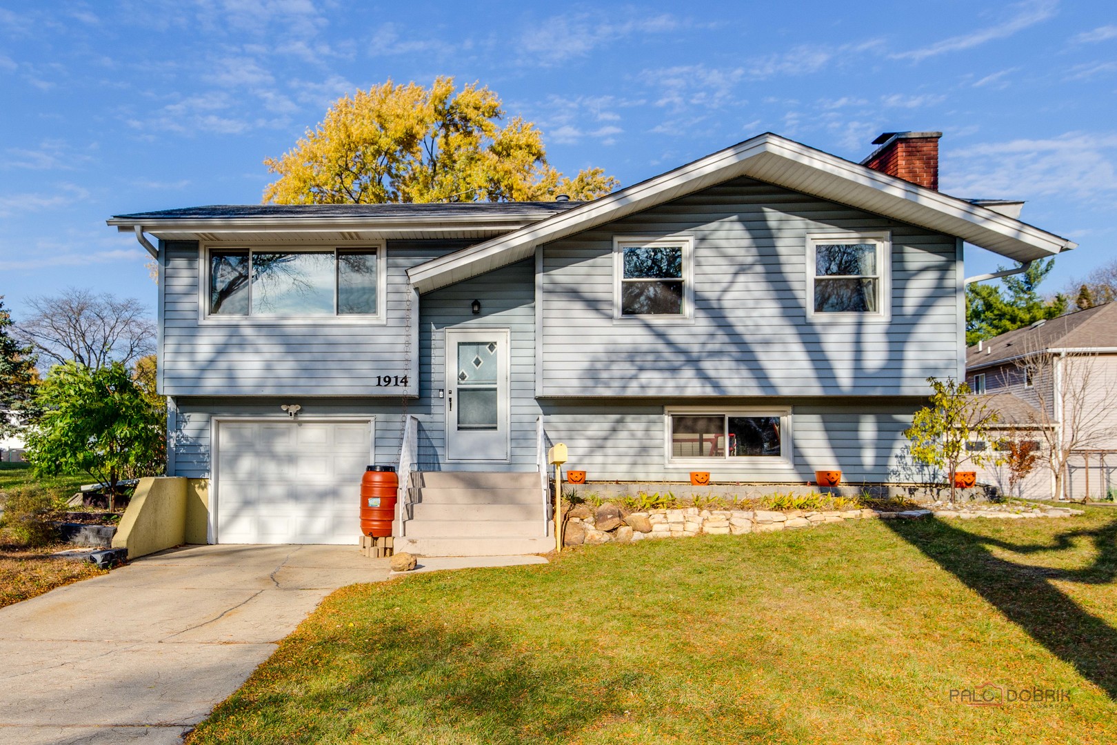 1914 Capital Court, Schaumburg IL 60193