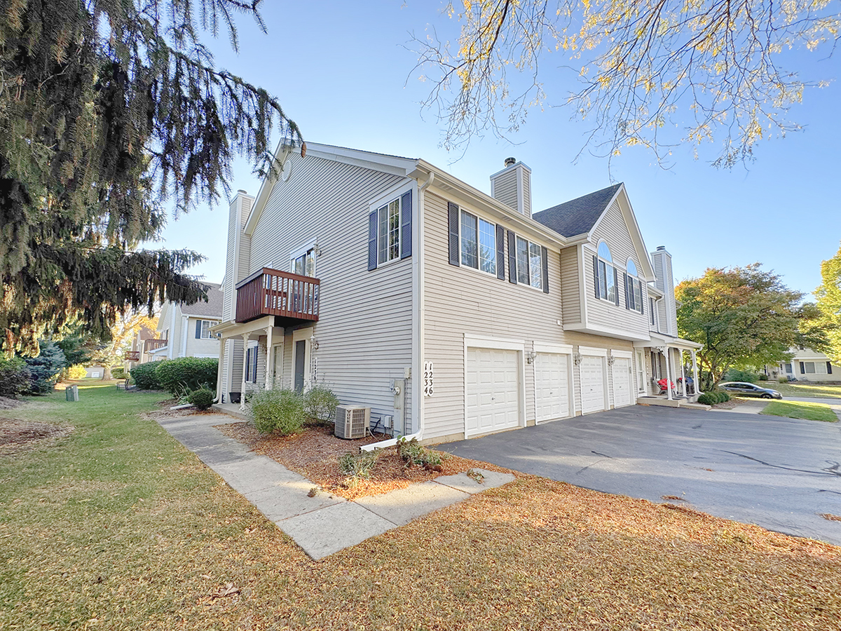 1236 Sandhurst Lane Unit 1236, South Elgin IL 60177