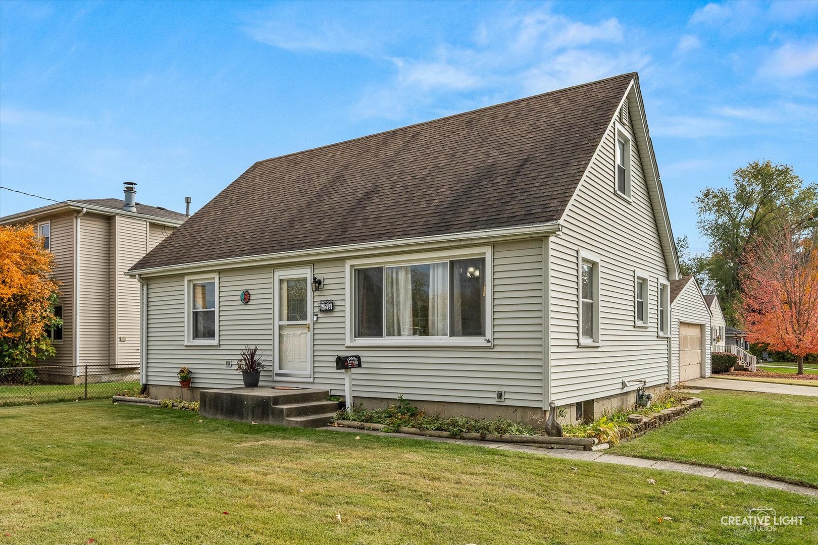 457 W Spring Street, South Elgin IL 60177