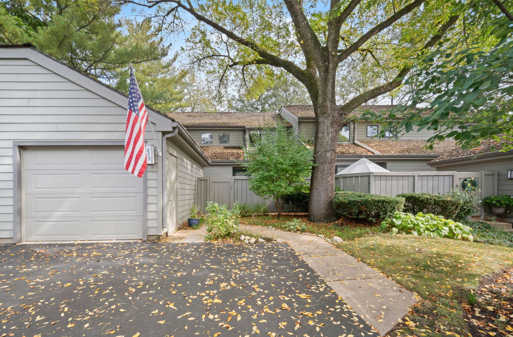 429 VALLEY VIEW Road, Lake Barrington IL 60010