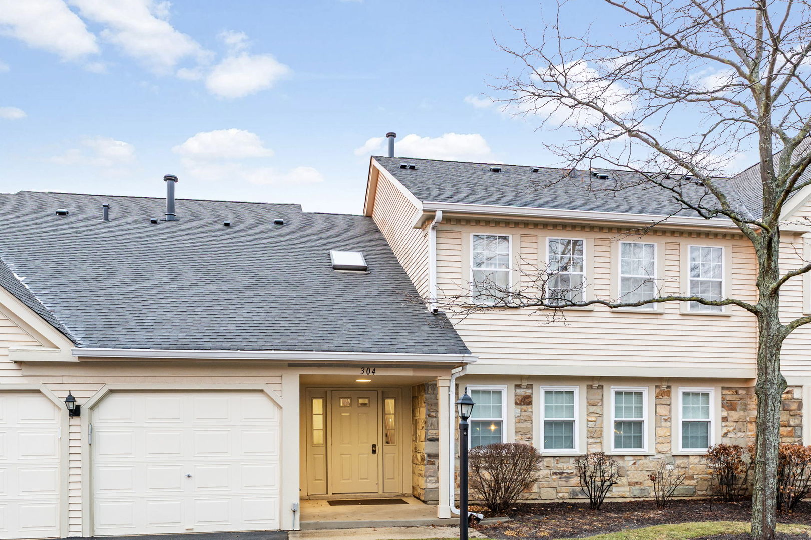 304 Glasgow Lane Unit X1, Schaumburg IL 60194