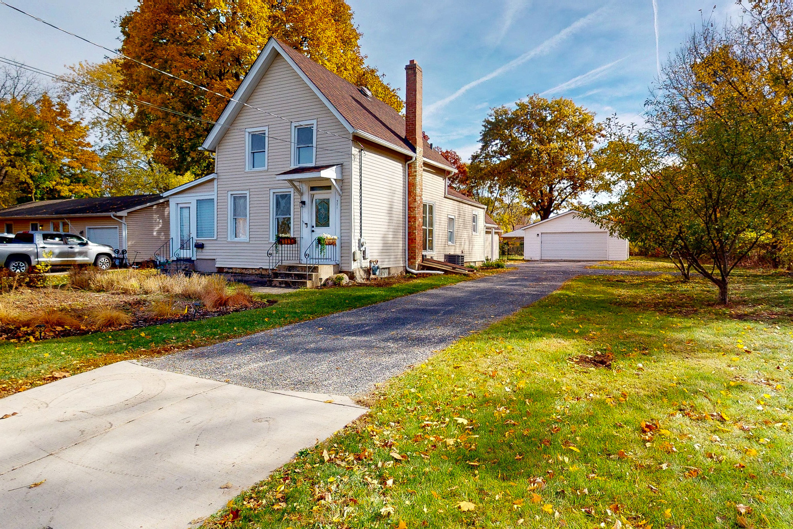 371 S McHenry Avenue, Crystal Lake IL 60014