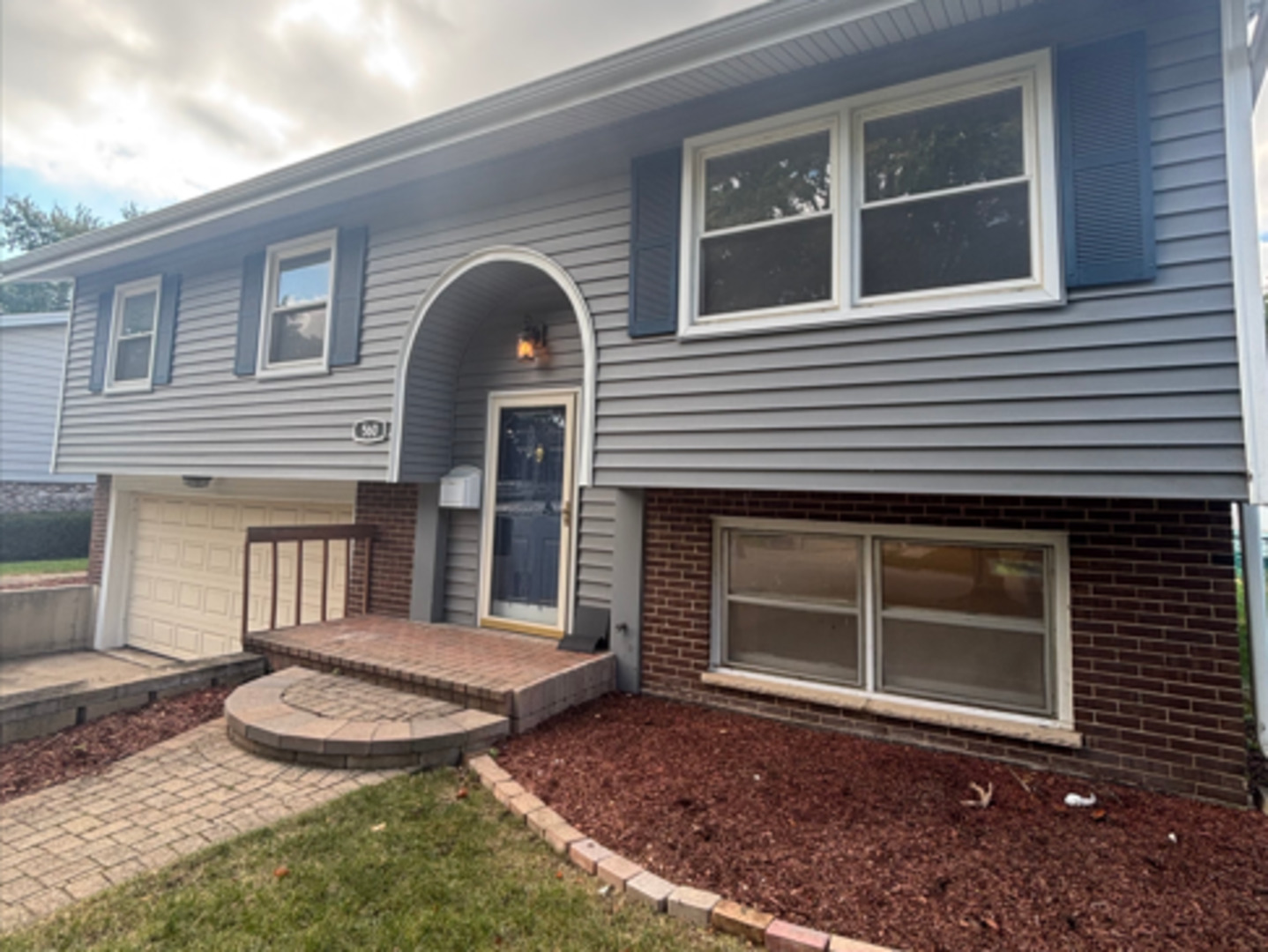 560 S 5th Street, West Dundee IL 60118