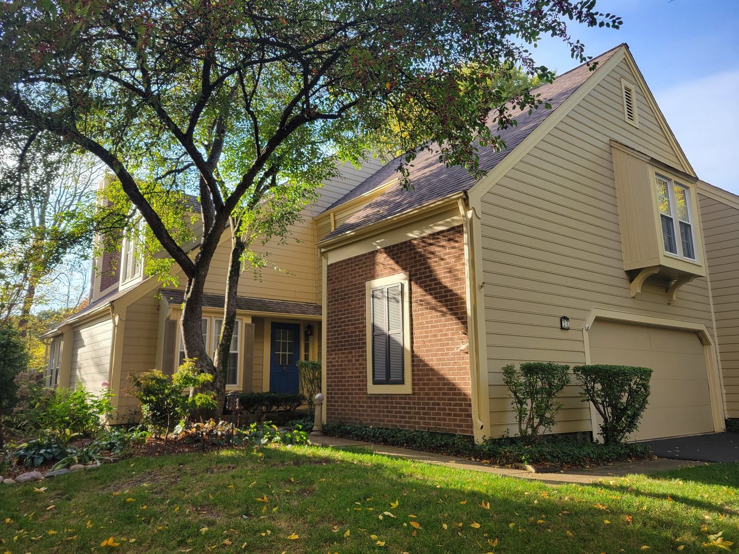 76 Whittington Course, St. Charles IL 60174
