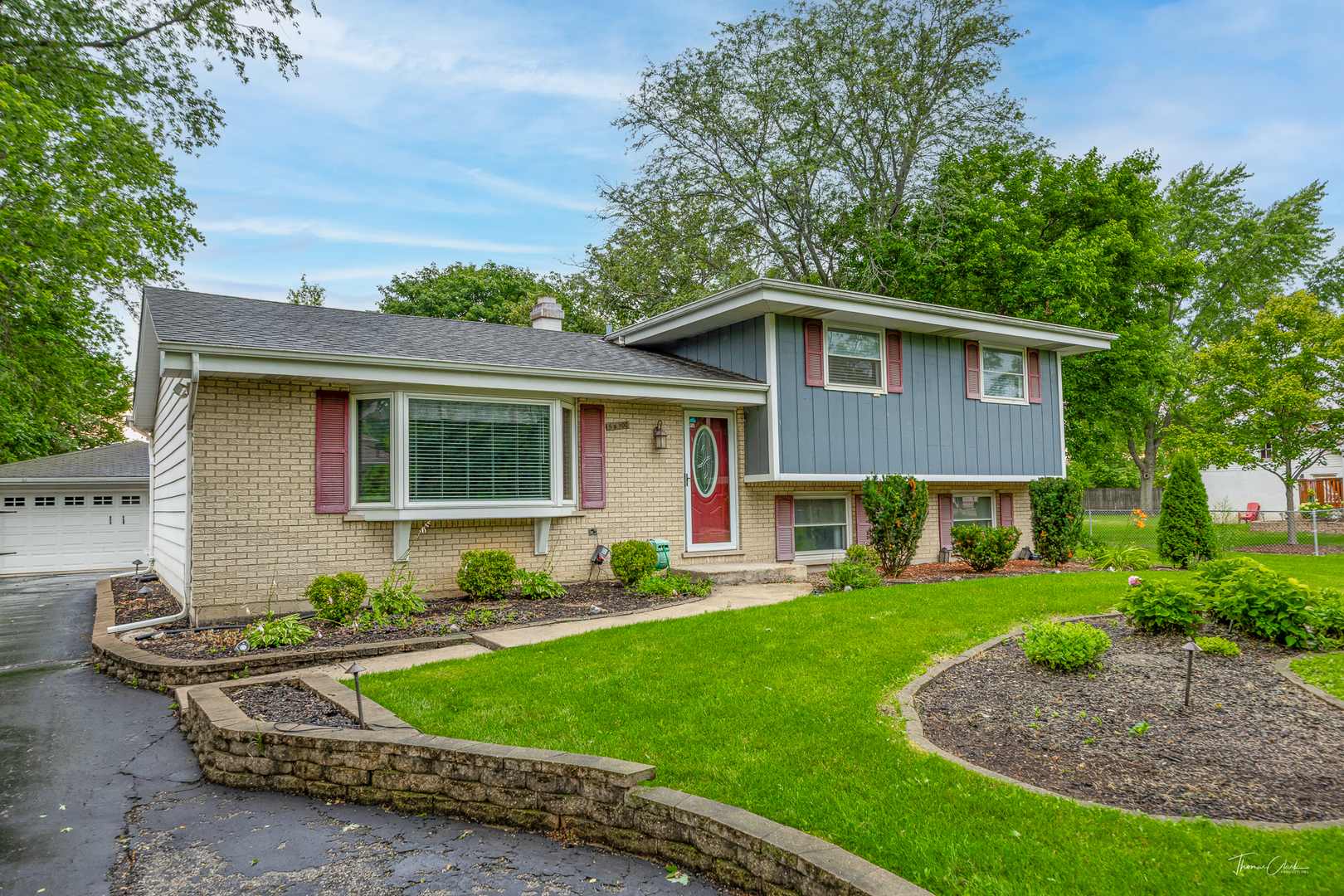 5S300 Tuthill Road, Naperville IL 60563