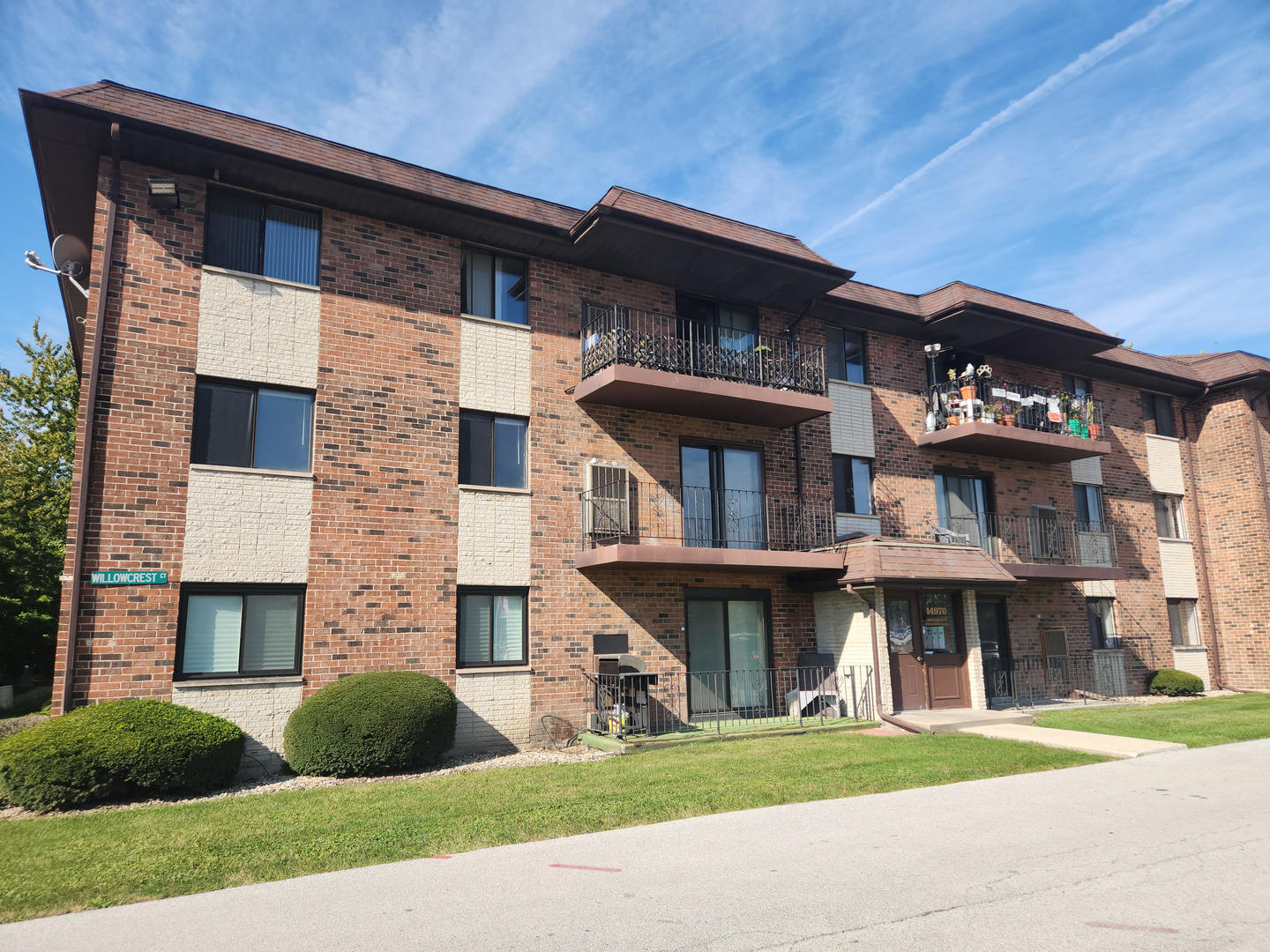 14969 S willowcrest Drive Unit 17, Midlothian IL 60445