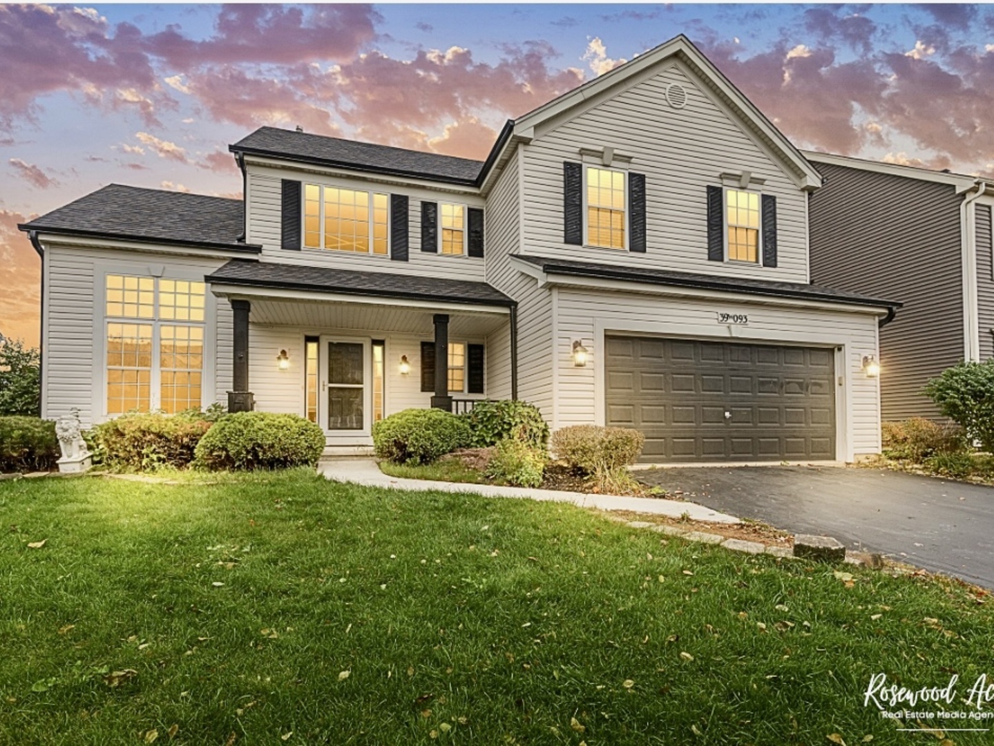 39W093 Shannon Square, Geneva IL 60134