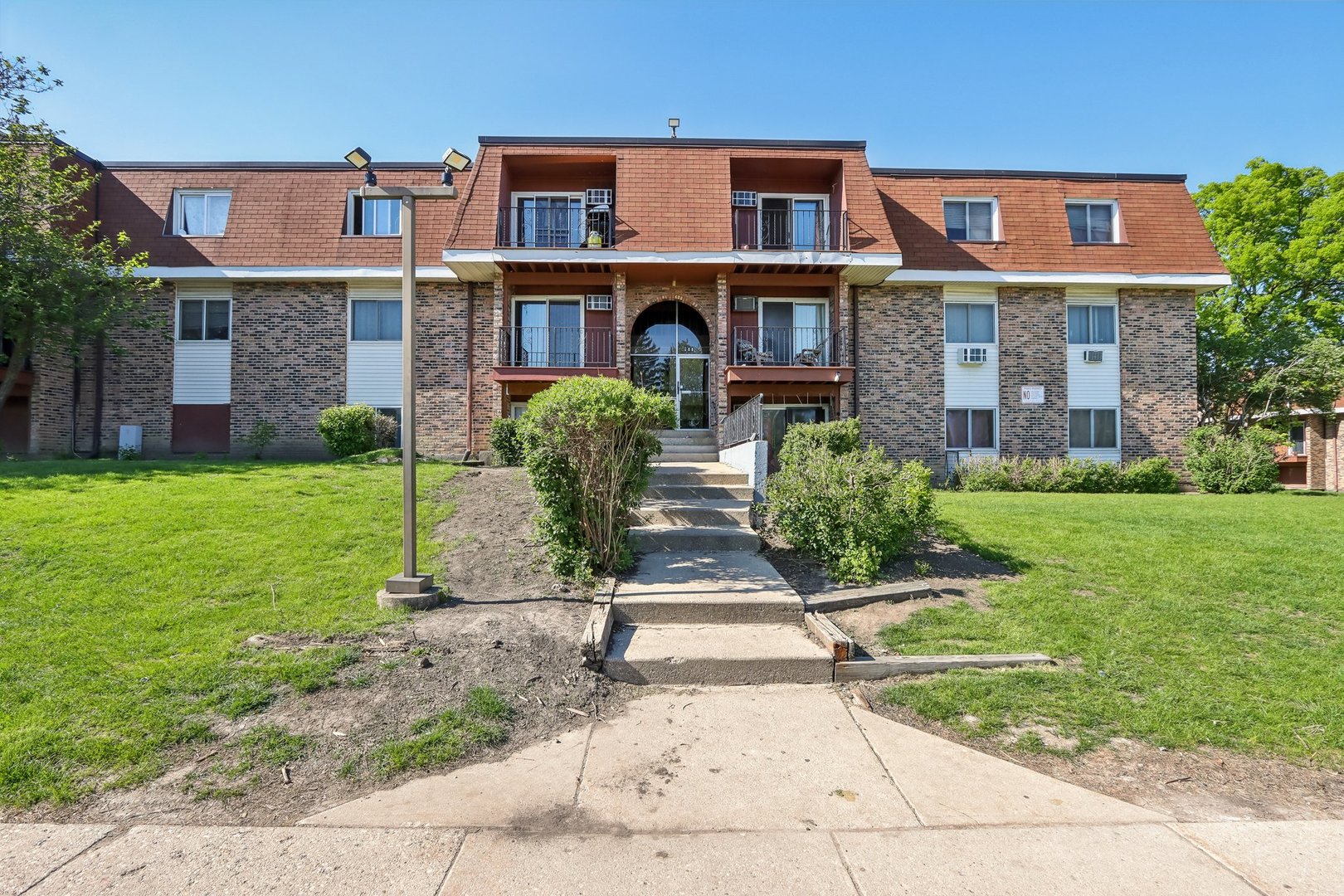600 MESA Drive Unit 103, Hoffman Estates IL 60169