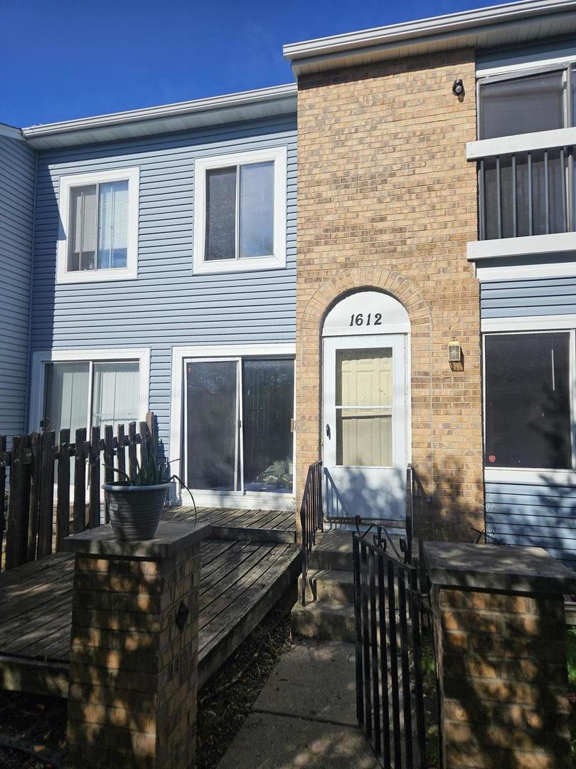 1612 ISLANDVIEW Court, Hoffman Estates IL 60169