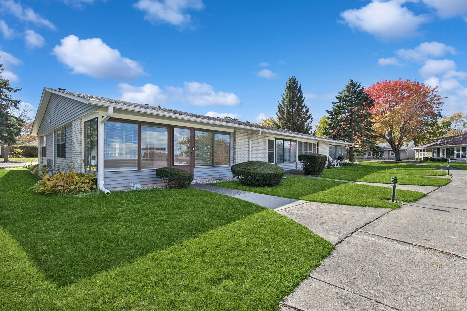 7411 Leisure Village Avenue Unit 7411, Fox Lake IL 60020