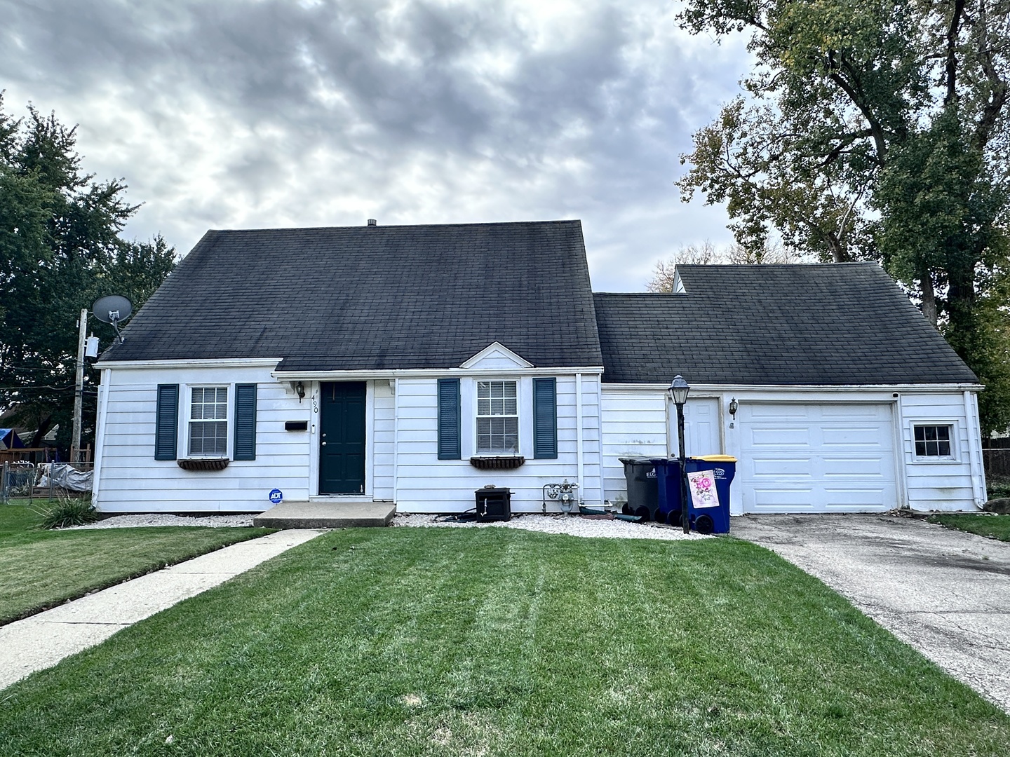 490 S Alfred Avenue, Elgin IL 60123