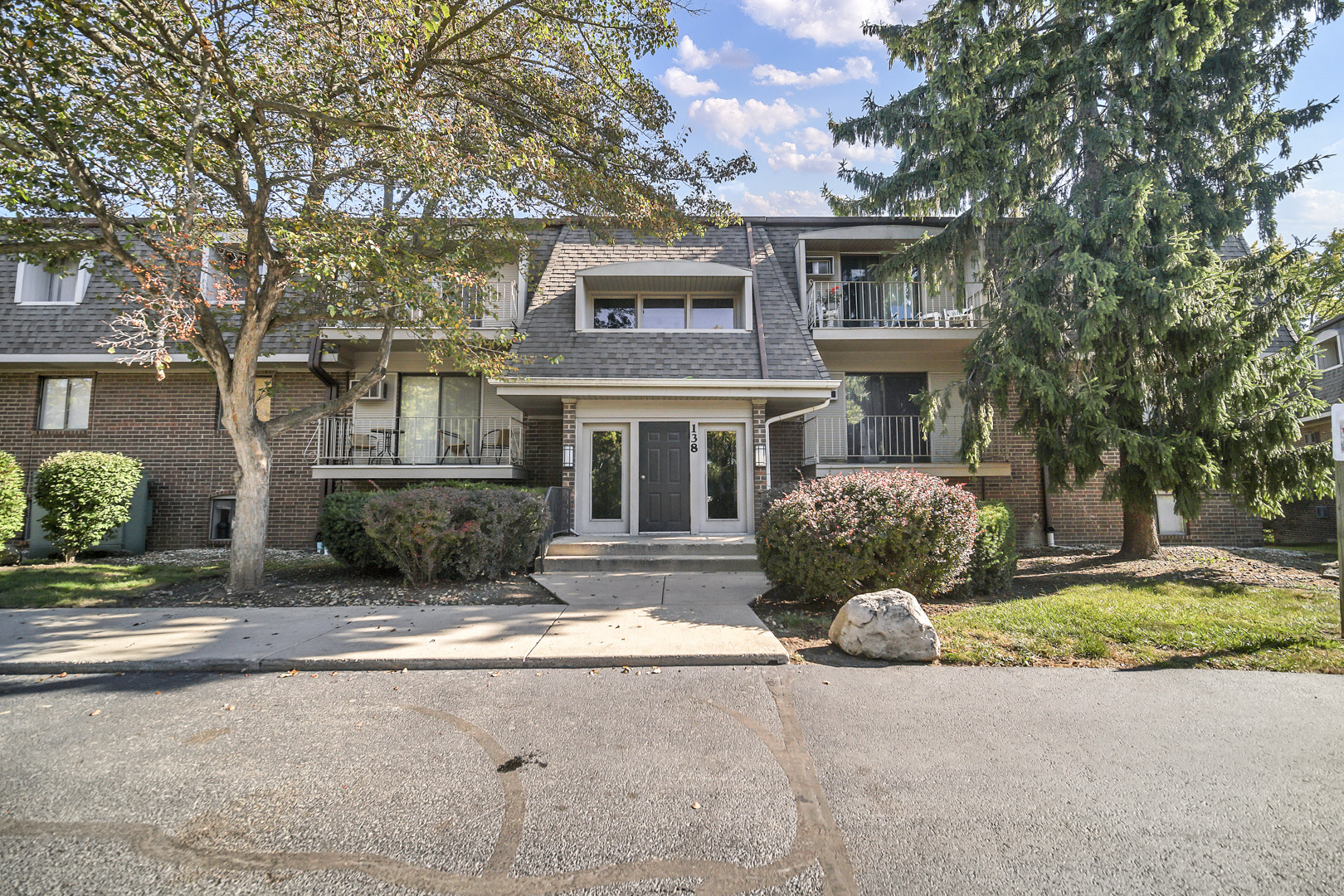 138 E Bailey Road Unit M, Naperville IL 60565