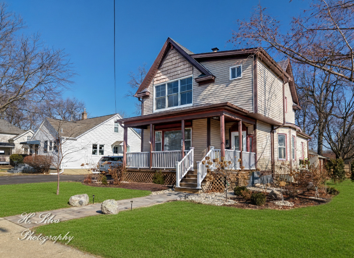 133 S Walkup Avenue, Crystal Lake IL 60014