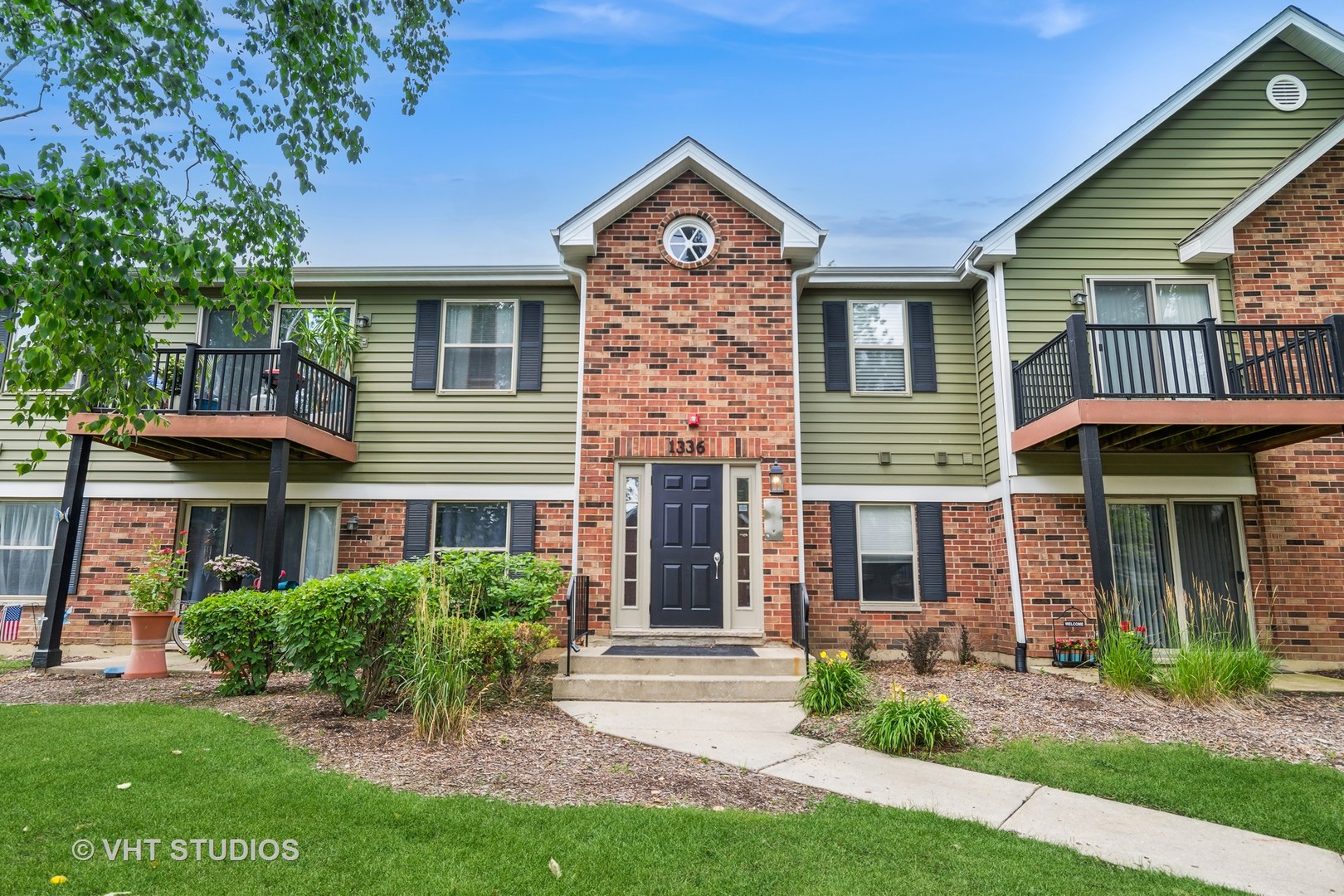 1336 McDowell Road Unit 201, Naperville IL 60563
