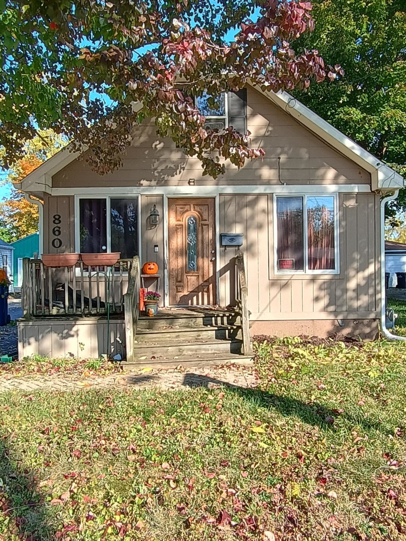 860 Parkway Avenue, Elgin IL 60120