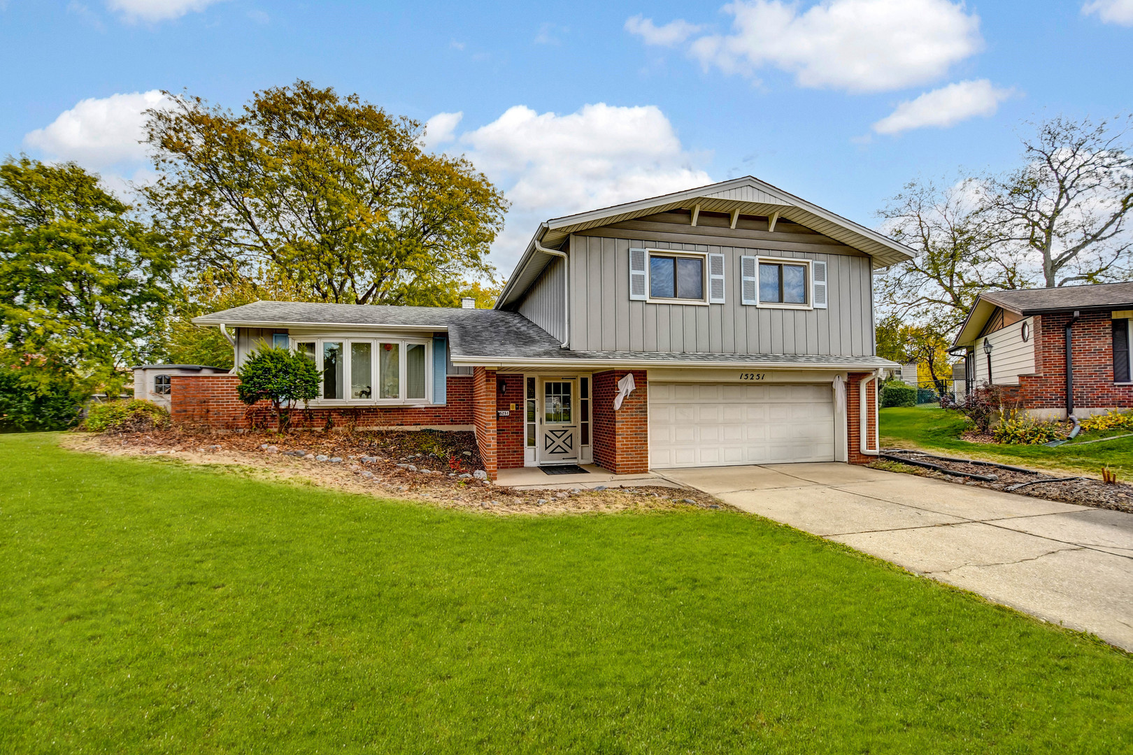 15251 Colina Avenue, Oak Forest IL 60452