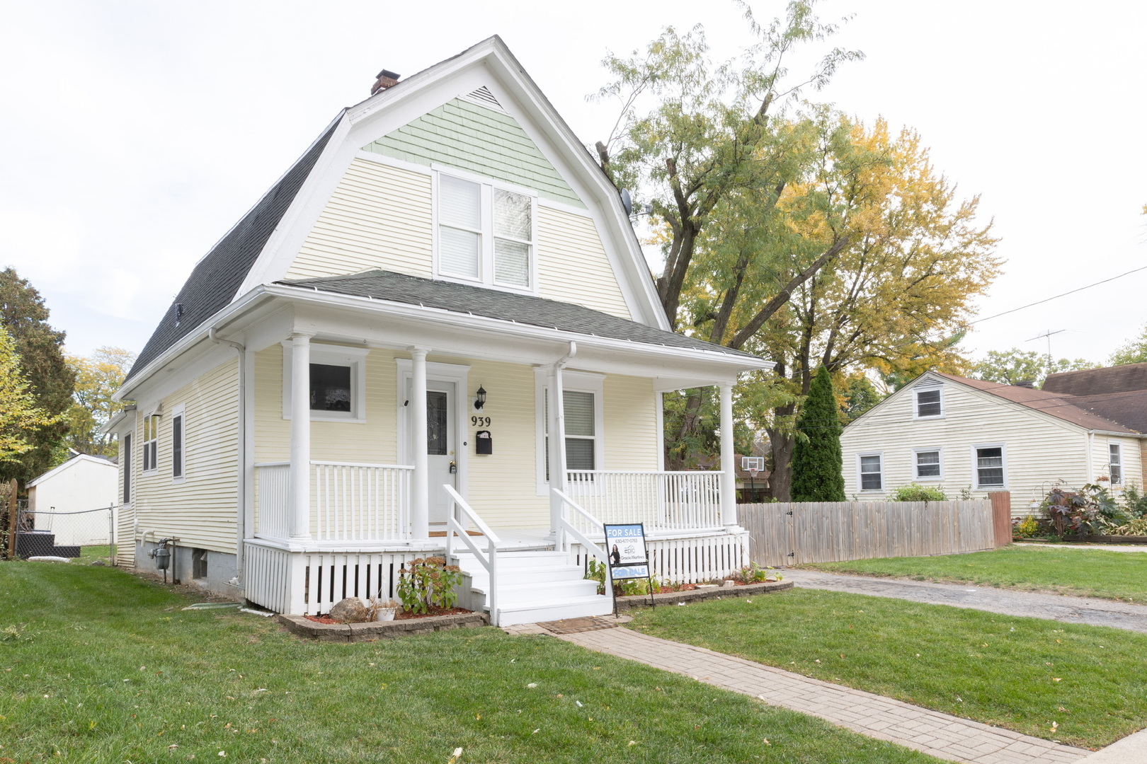 939 Saint John Street, Elgin IL 60120