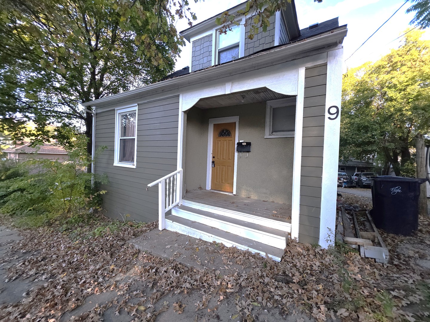9 N Jackson Street, Elgin IL 60123
