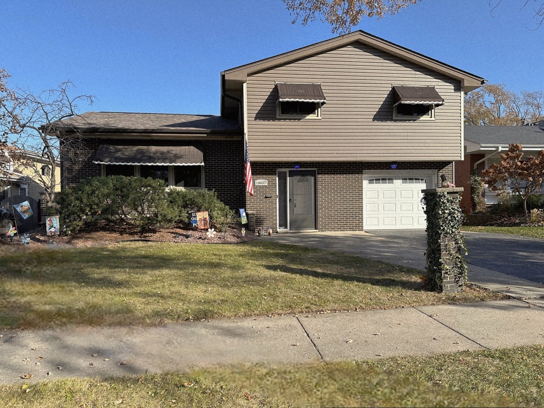 10657 Laramie Avenue, Oak Lawn IL 60453