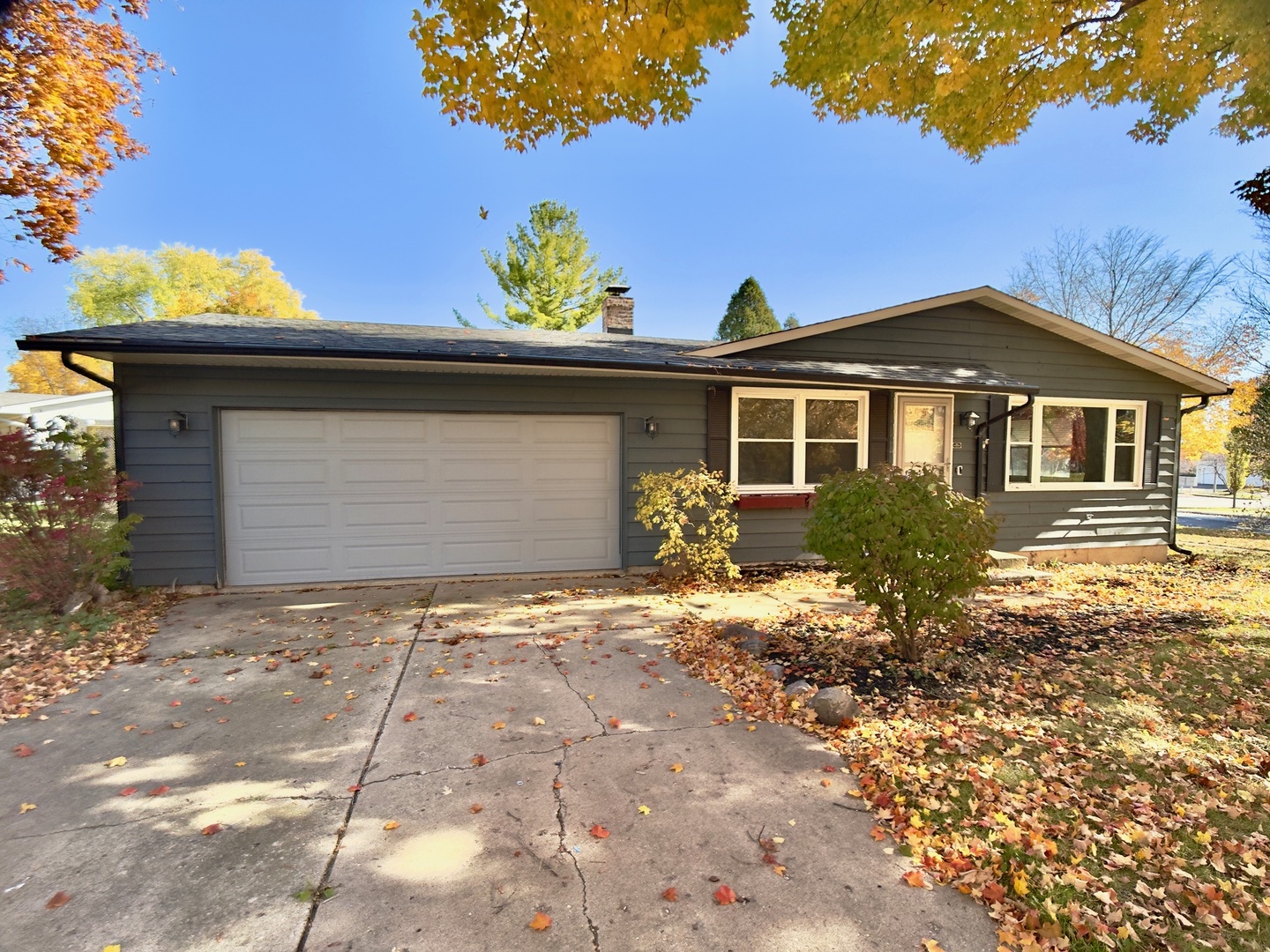 1807 Forrest Boulevard, St. Charles IL 60174