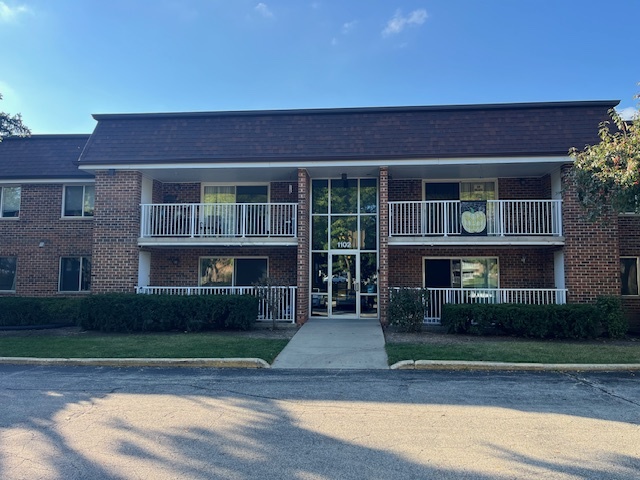 1102 Westover Lane Unit 1-C, Schaumburg IL 60193