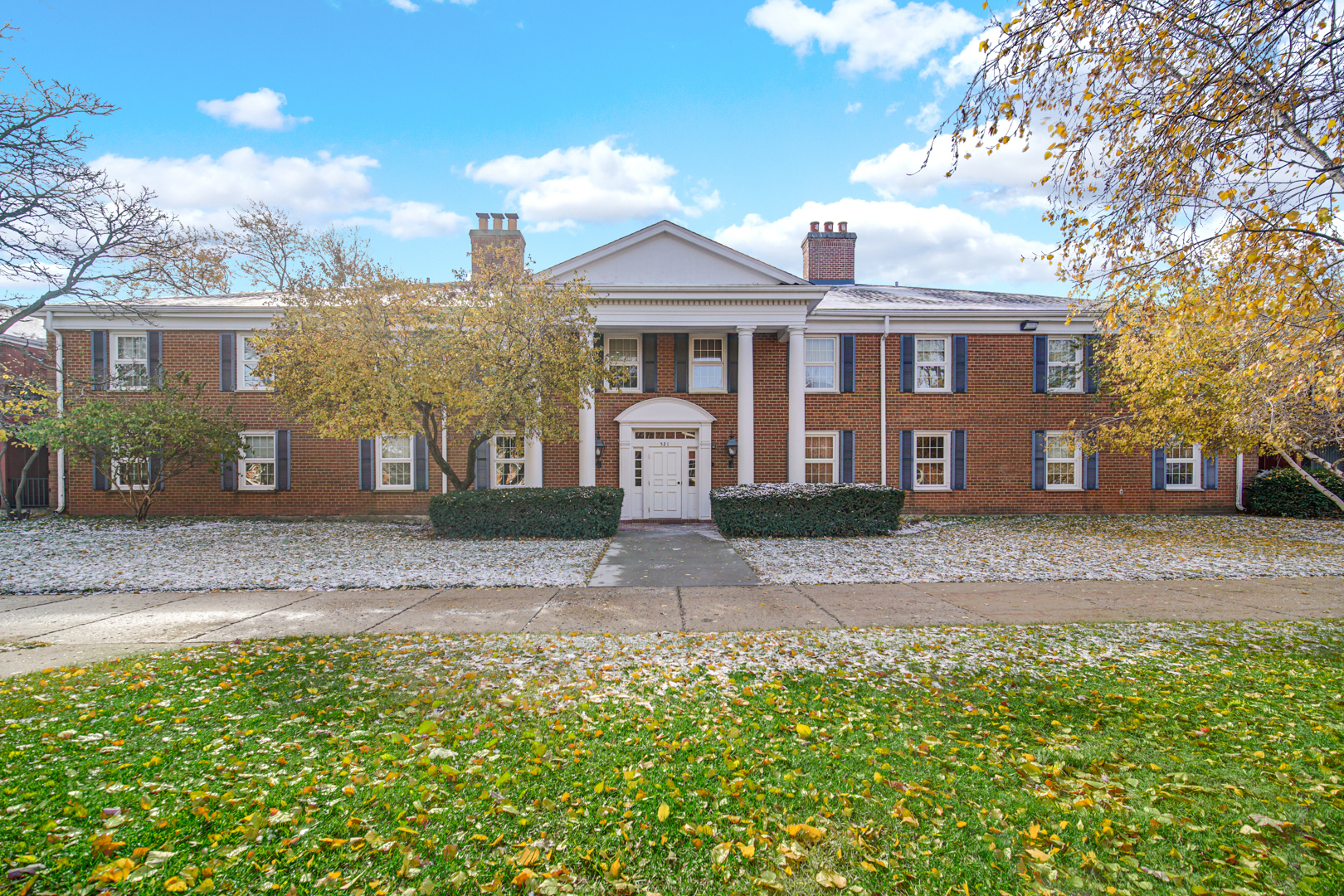 521 Coventry Lane Unit 12, Crystal Lake IL 60014