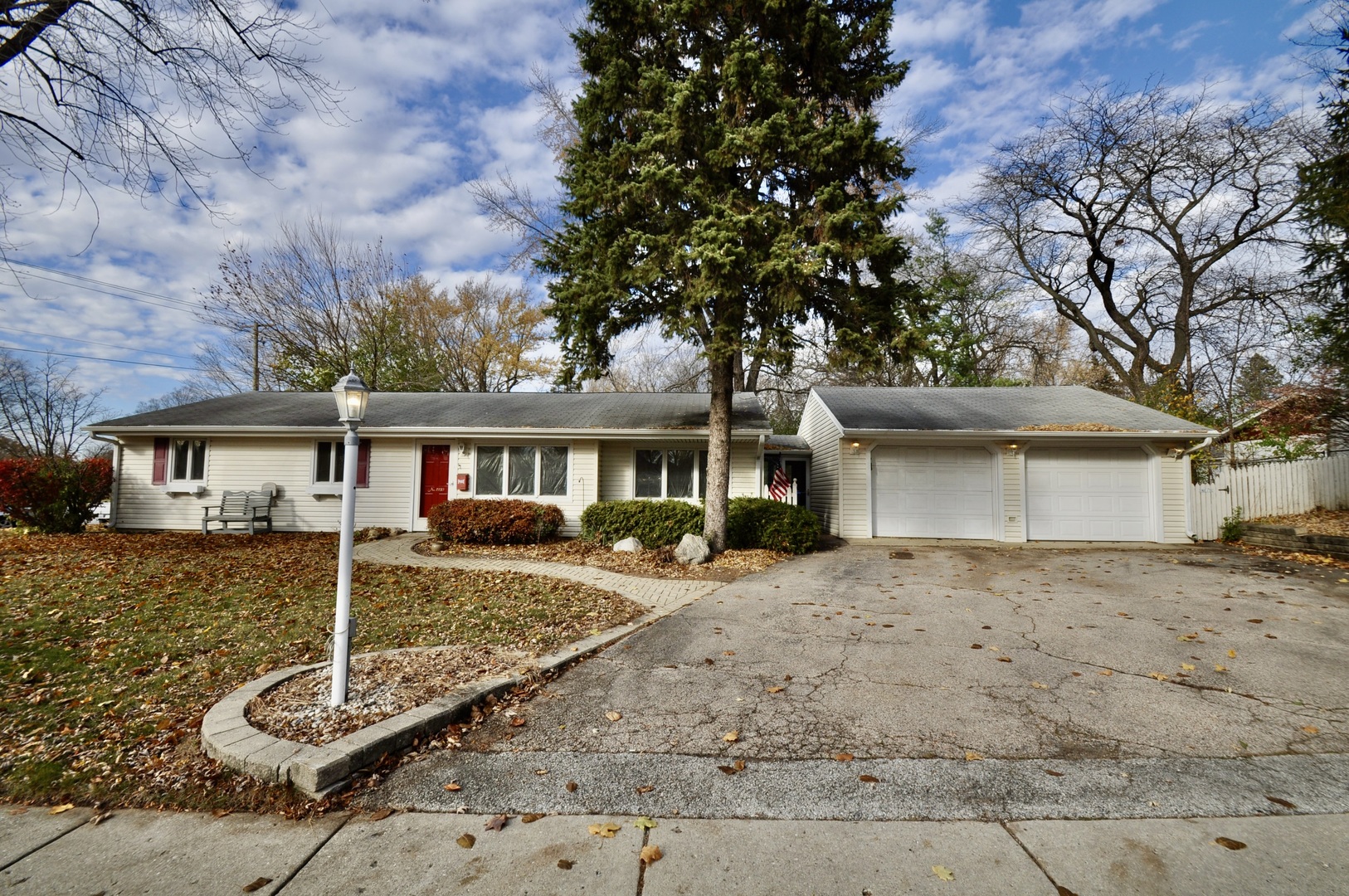 1930 W Weathersfield Way, Schaumburg IL 60193