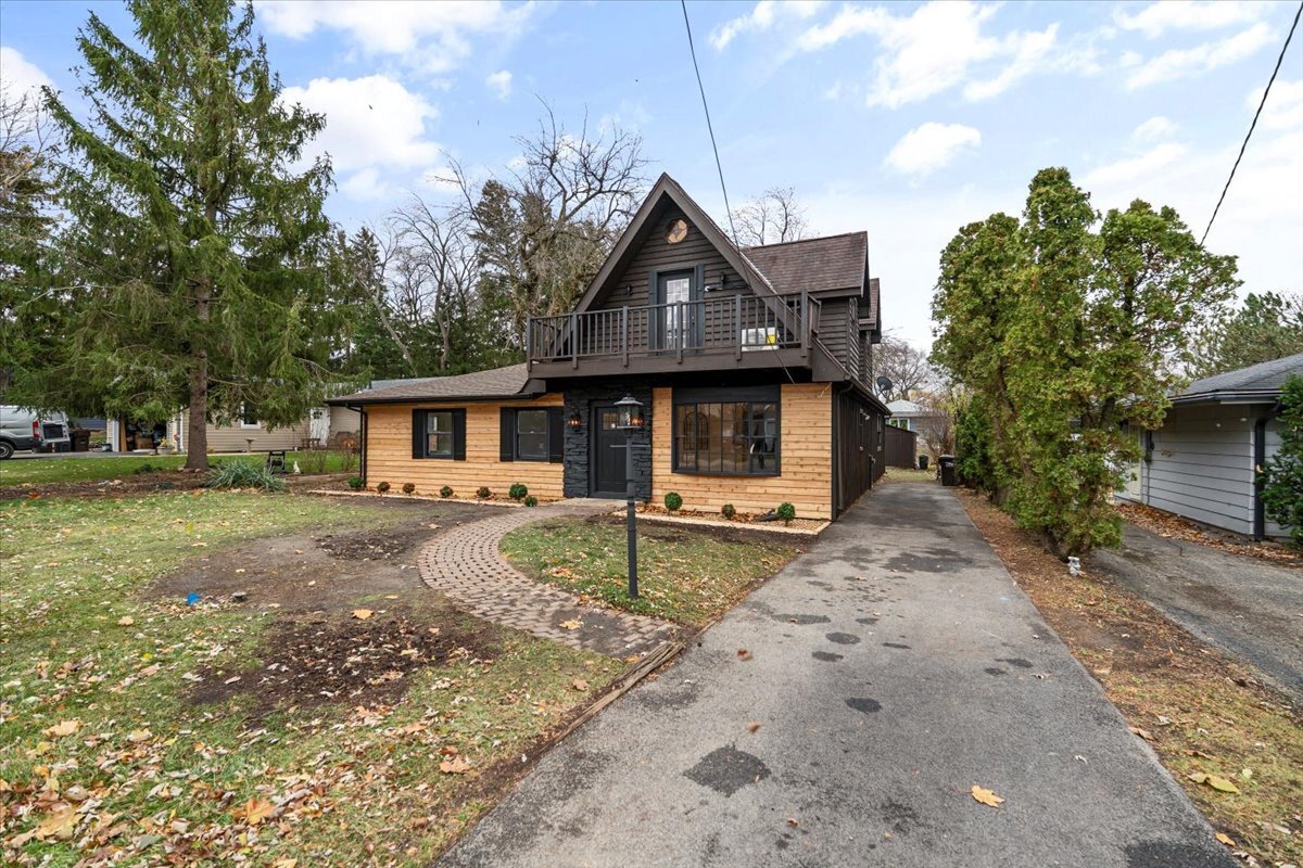 27 Maple Avenue, Lake Zurich IL 60047