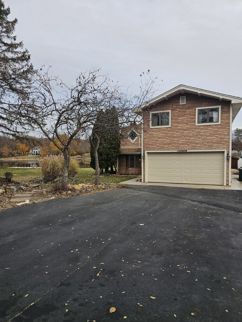 6N263 River Drive, St. Charles IL 60174