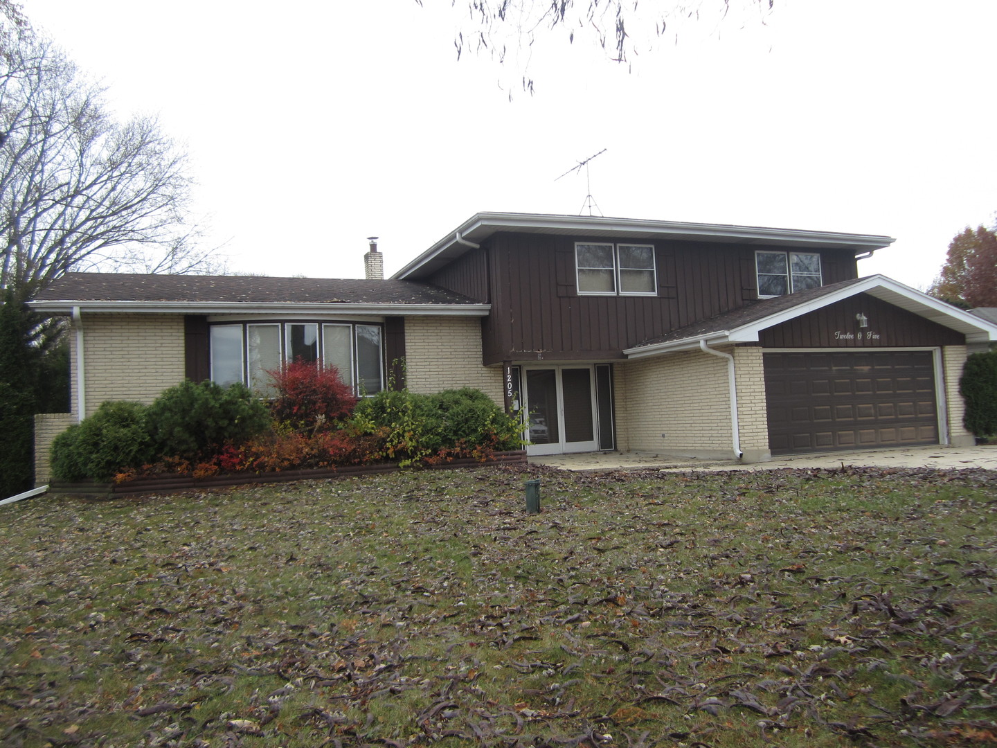 1205 Laurel Lane, Schaumburg IL 60193