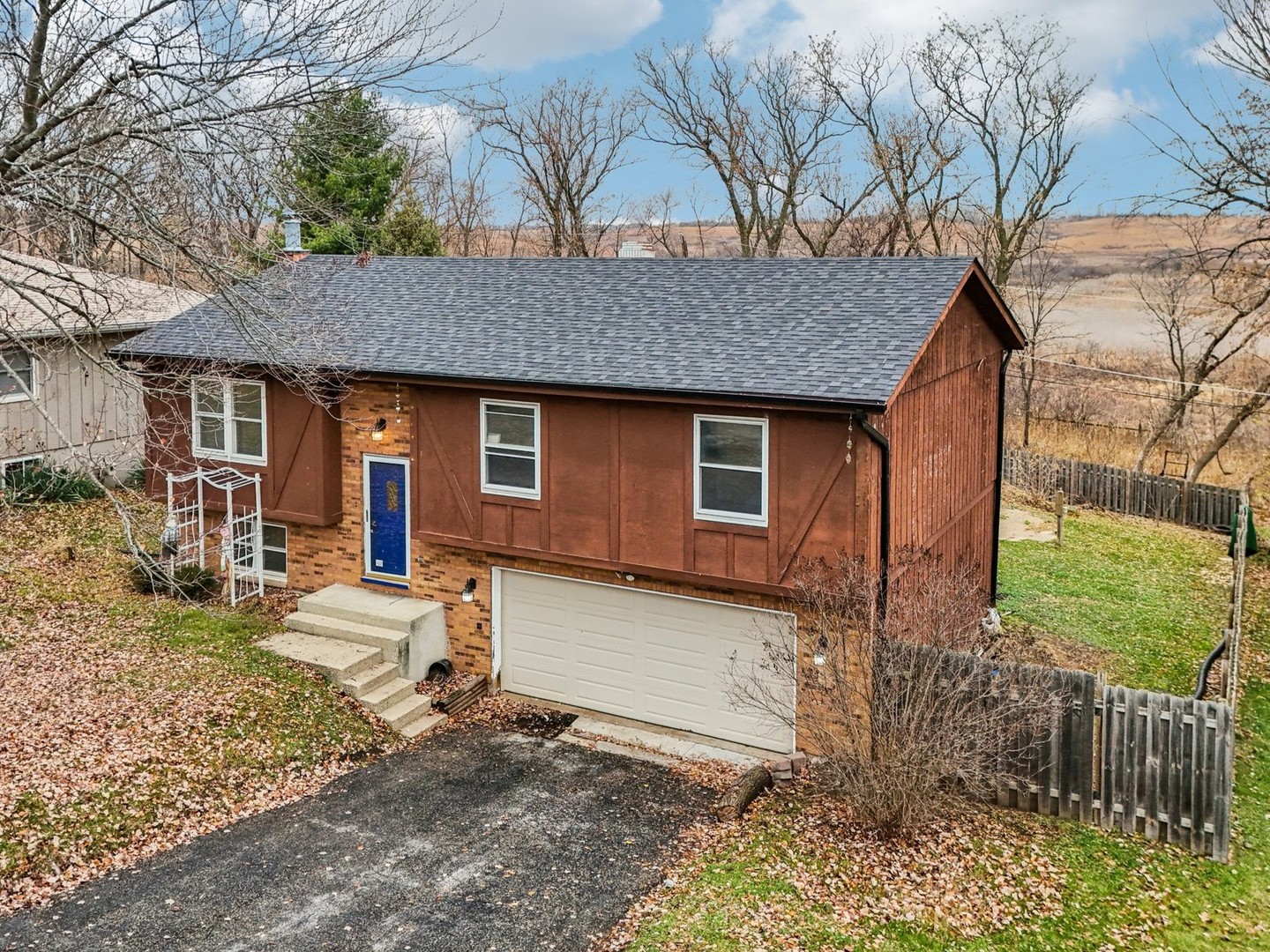 413 Plum Street, Lake In The Hills IL 60156