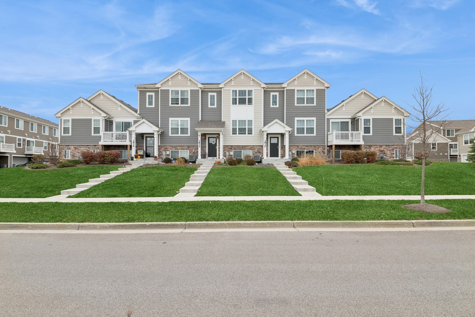 3828 Gansett Parkway, Elgin IL 60124