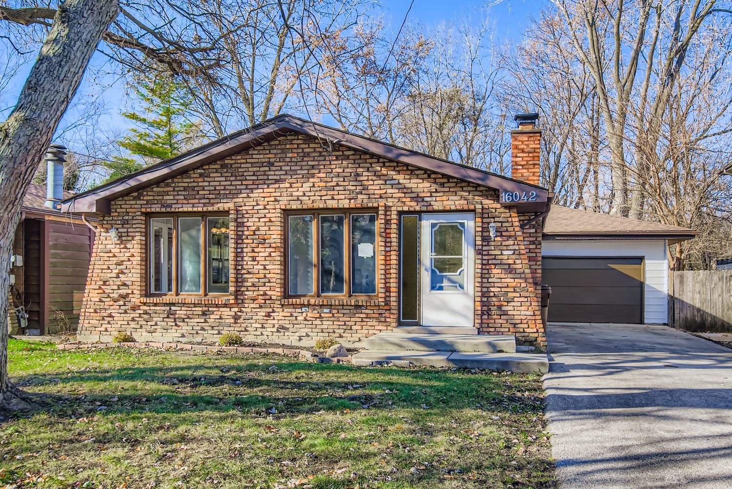 16042 Forest Avenue, Oak Forest IL 60452