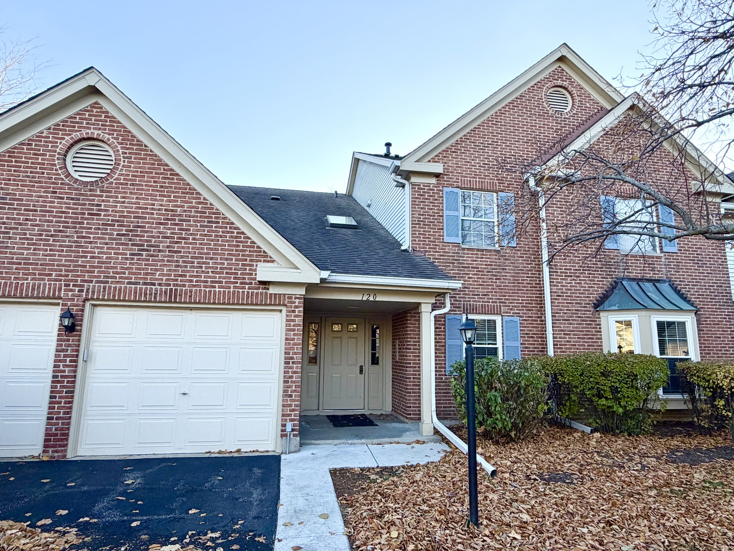 120 Stirling Lane Unit Z1, Schaumburg IL 60194