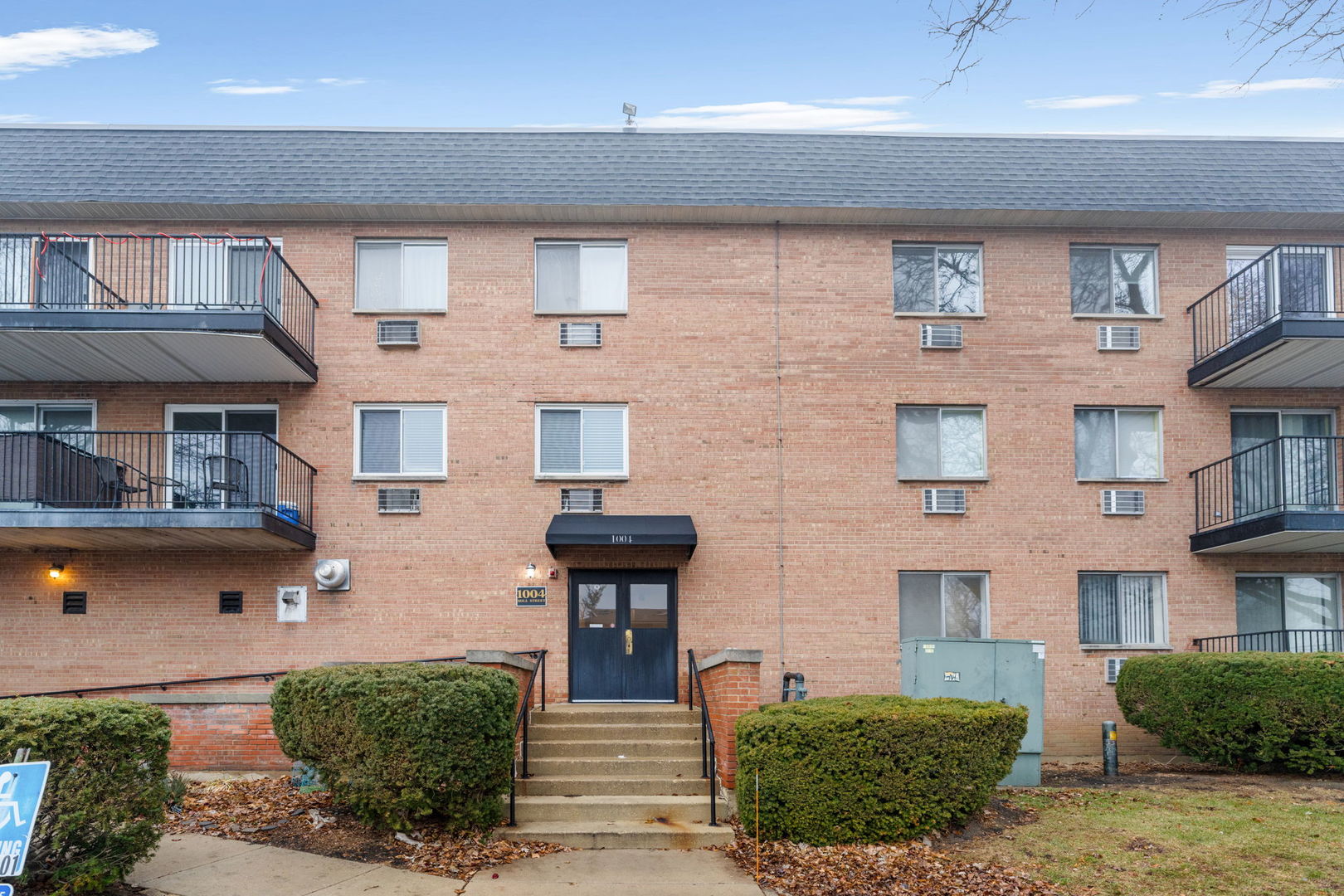 1004 N Mill Street Unit 302, Naperville IL 60563