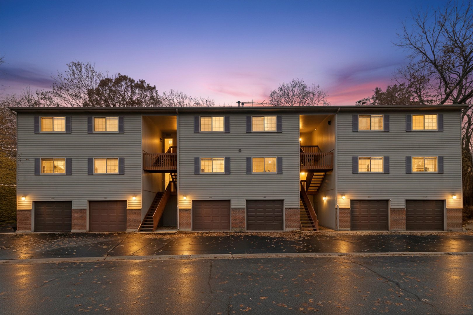 1017 Brookdale Drive, Carpentersville IL 60110