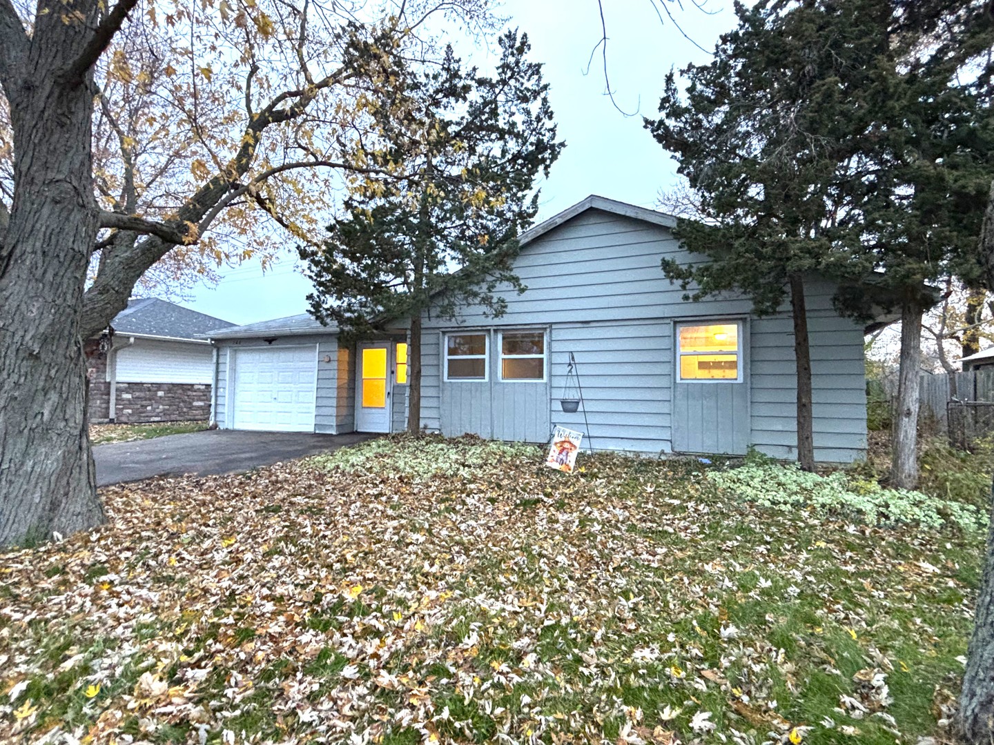 140 Hickory Drive, Carpentersville IL 60110