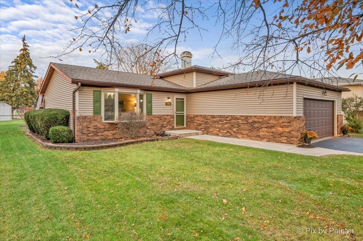 890 Greenfield Avenue, South Elgin IL 60177