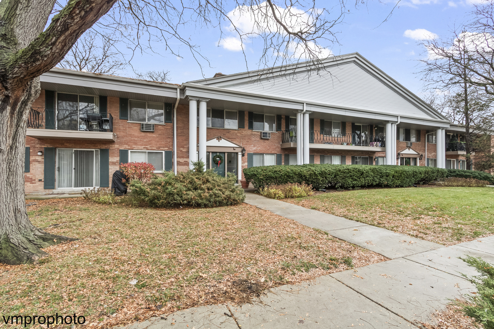 2323 S Goebbert Road Unit f109, Arlington Heights IL 60005