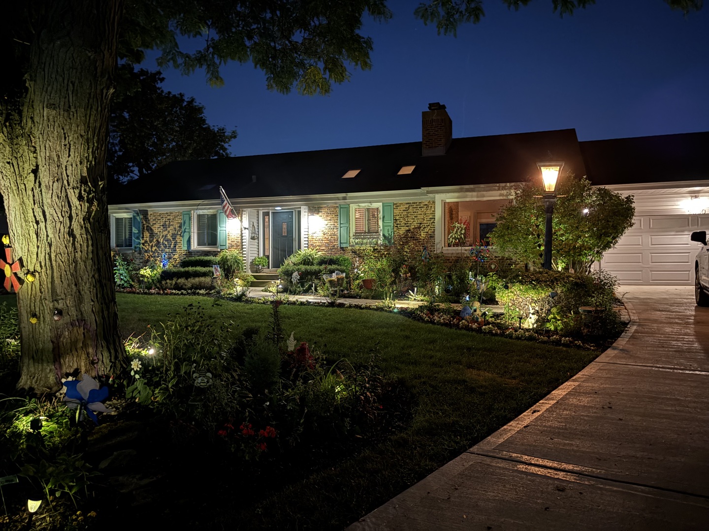 2830 S Briarwood Drive, Arlington Heights IL 60005