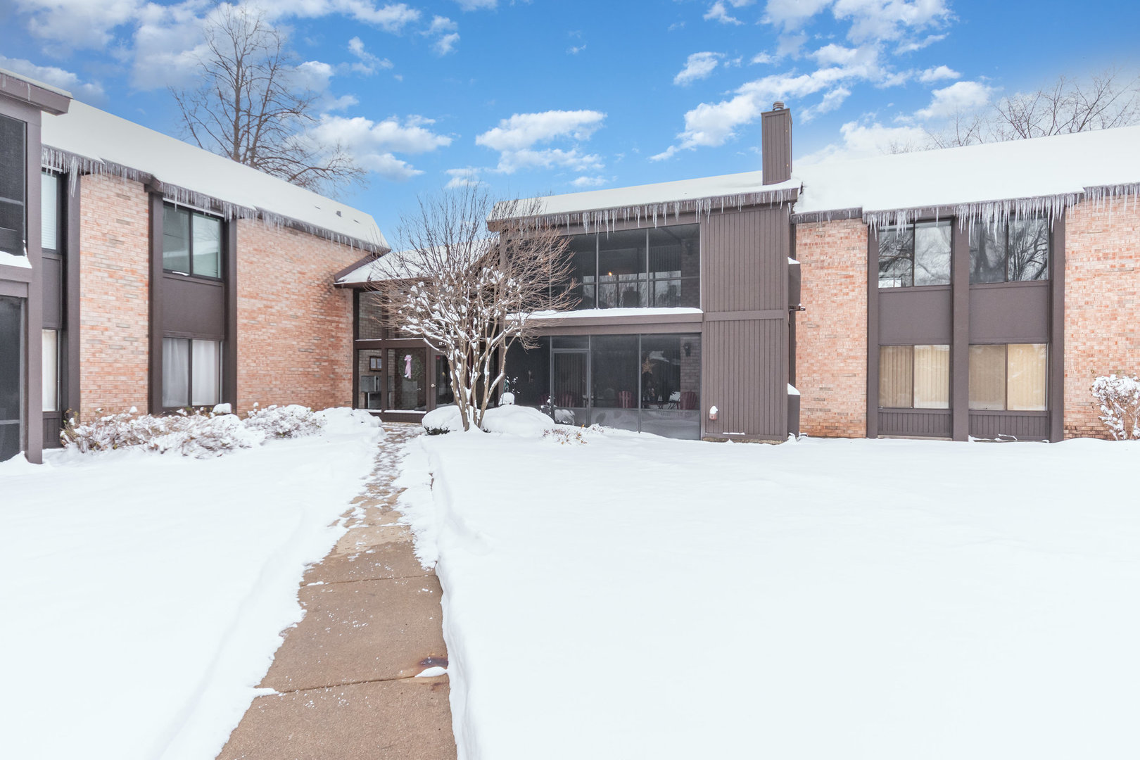 740 Saint Andrews Lane Unit 21, Crystal Lake IL 60014