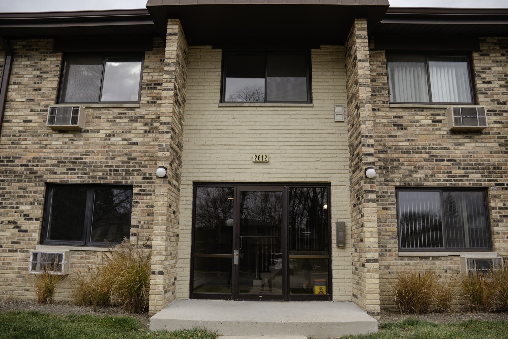 2612 N Windsor Drive Unit 201, Arlington Heights IL 60004