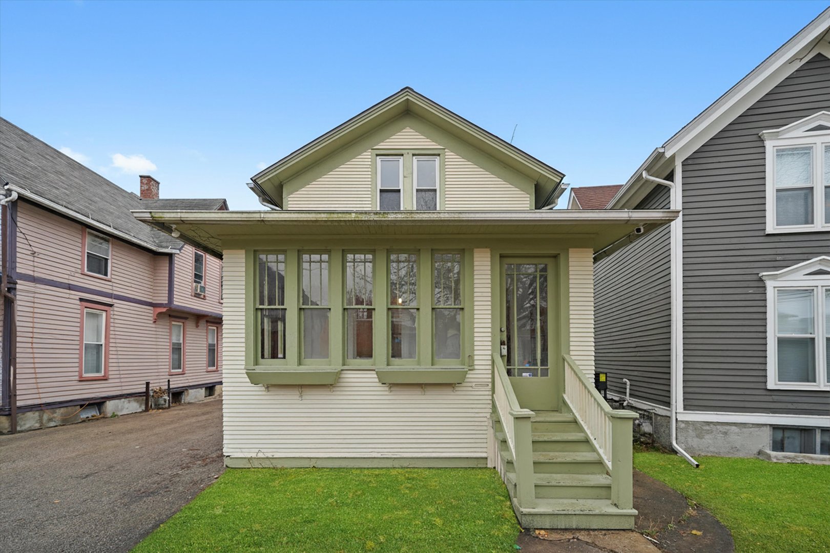 281 Gifford Place, Elgin IL 60120