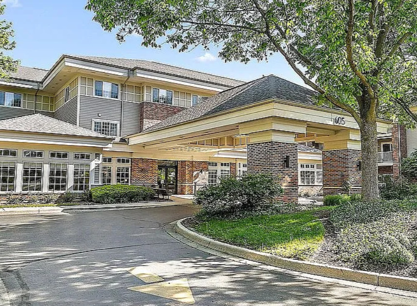 605 Barrington Avenue Unit 216, East Dundee IL 60118