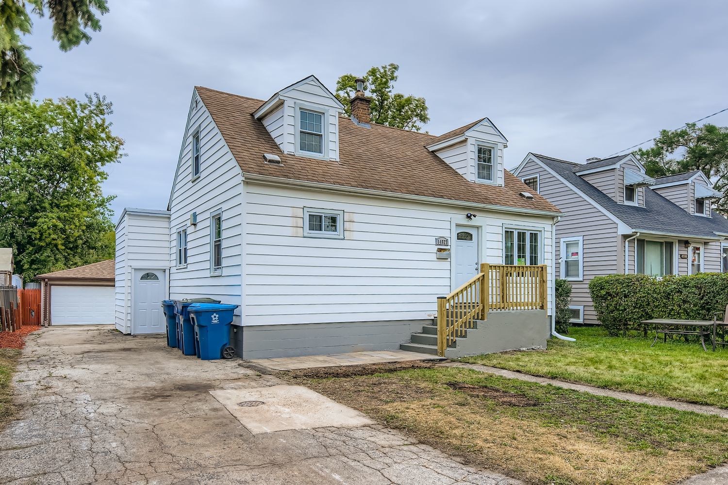 14827 Kenneth Avenue, Midlothian IL 60445